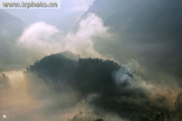 山乡沸腾