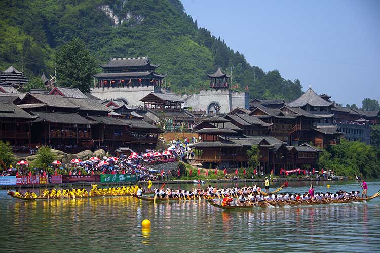 大明边城赛龙舟