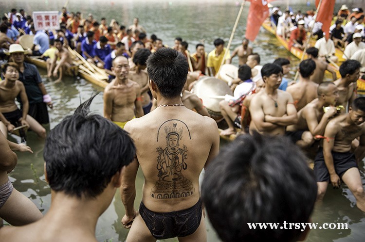 垻黄龙舟赛花絮