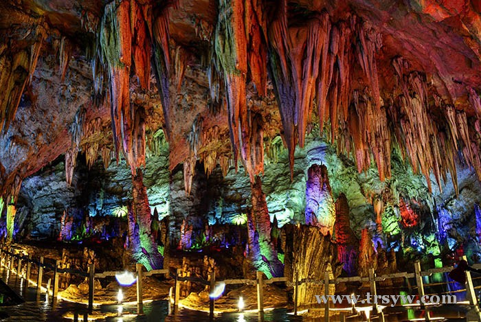 松桃潜龙洞风光