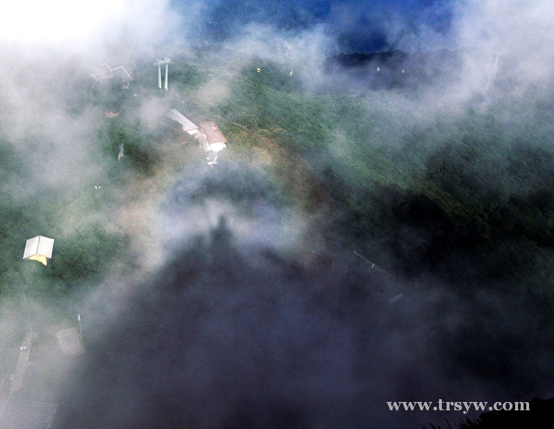 佛光佛水和佛气，空气罐头在梵净