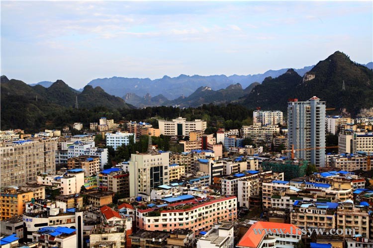 秋日傍晚彩云飞