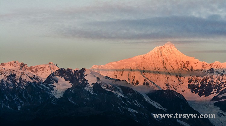 美丽雪山